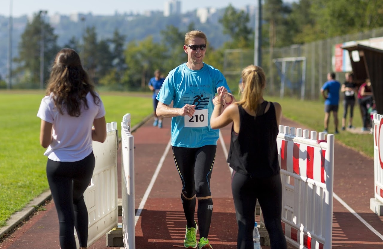 Bild vom 9. Benefizlauf im Jahr 2016. Dies ist das 11. Bild.